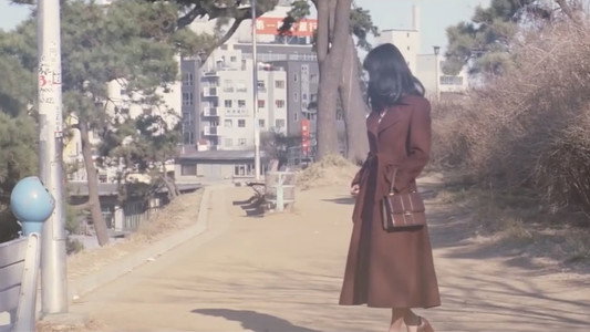 女子大生　かりそめの妻