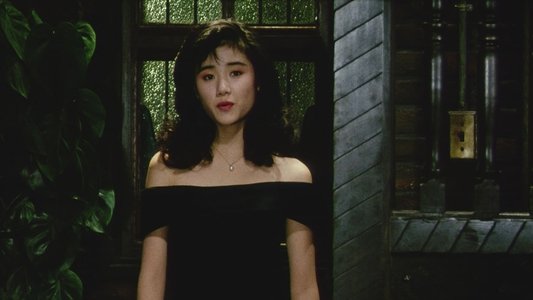 黒いドレスの女