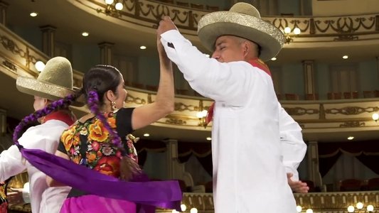 El Grito: Lila Downs en el Teatro Macedonio Alcalá, con la Orquesta de Alejandro Díaz y la Compañía de Danza Costumbrista