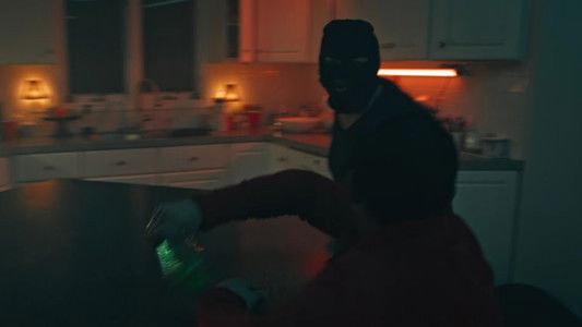 When the Pizza Delivery Guy Walks in on a Robbery