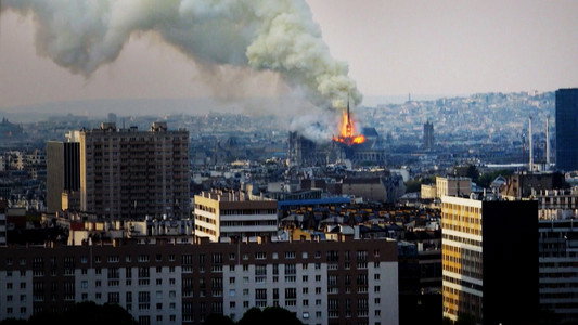 Notre-Dame: Race Against the Inferno