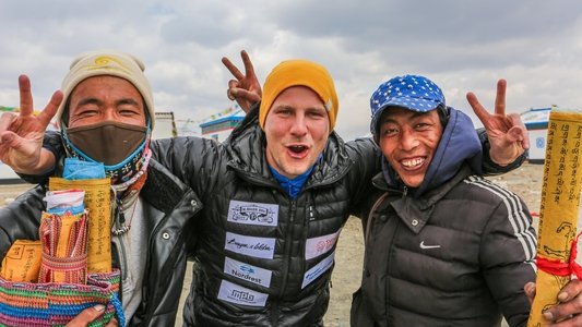 Bortom Tingri