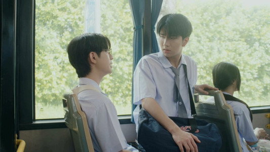 แรงโน้มถ่วงระหว่างเรา