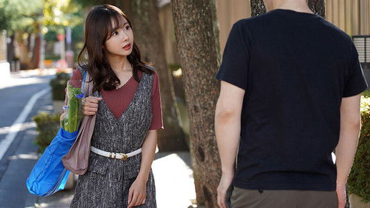 JUQ-752 昔俺の事が好きだった地味な幼馴染が、色気漂う巨乳人妻に進化していたので、性欲が尽き果てるまで生ハメしまくった…。 栗山莉緒