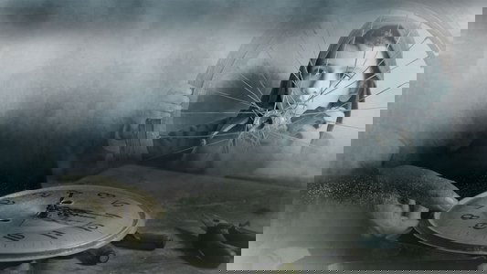 غيوم داكنة