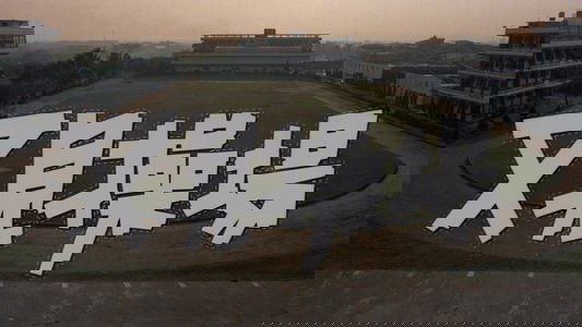 又见操场