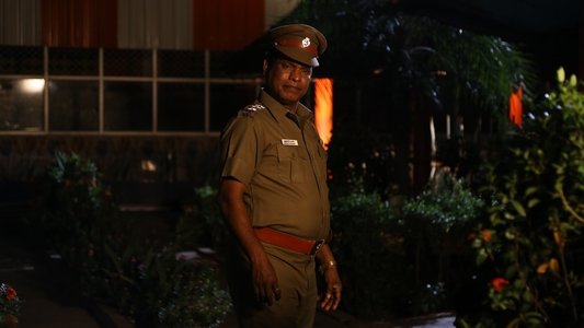 ஜுலியும் 4 பேரும்