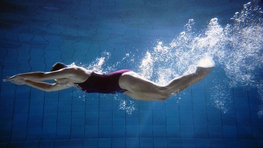 Die Schwimmerin