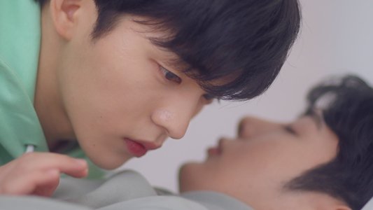 겨울 지나 벚꽃