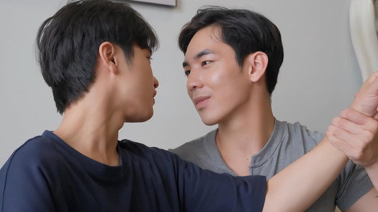 Vụng Trộm Với Anh Rể
