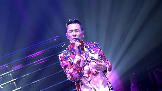 张信哲还爱光年世界巡回演唱会