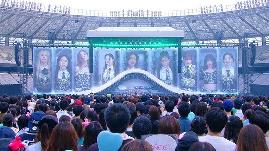 TWICE 5TH WORLD TOUR 'READY TO BE' in JAPAN