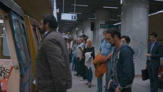 Coborâm la prima