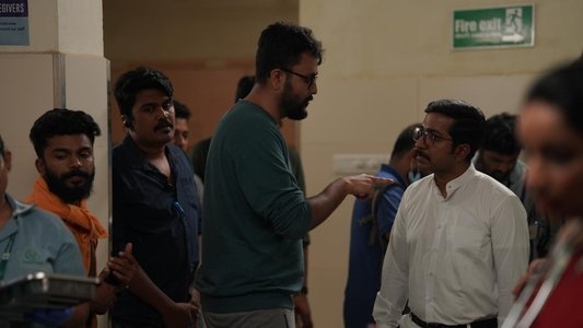 മുകുന്ദന്‍ ഉണ്ണി അസോസിയേറ്റ്സ്™
