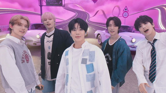Heart Attack: Tomorrow x Together VR Concert