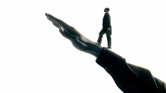 M - Il figlio del secolo