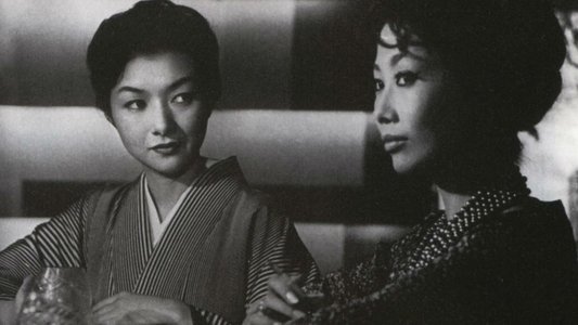 女が階段を上る時