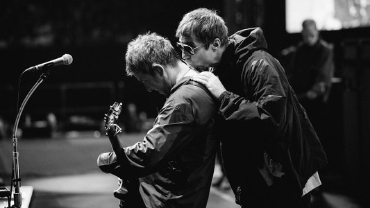 Oasis: Don't Look Back in Anger