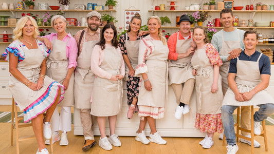 Hela Kändis-Sverige Bakar