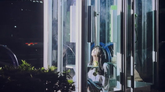 ＯＬ暴行汚す