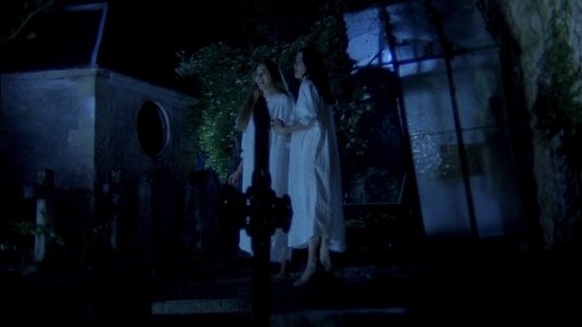 Les deux orphelines vampires
