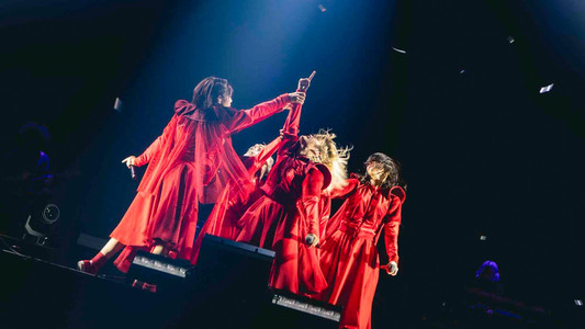 BiSH: And yet BiSH moves.