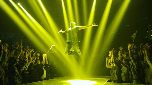 1 - నేనొక్కడినే