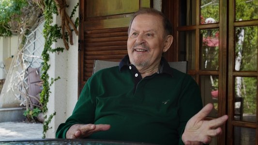Γιάννης Σπανός: Πίσω απ' τη μαρκίζα