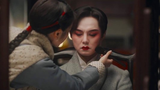 鬓边不是海棠红
