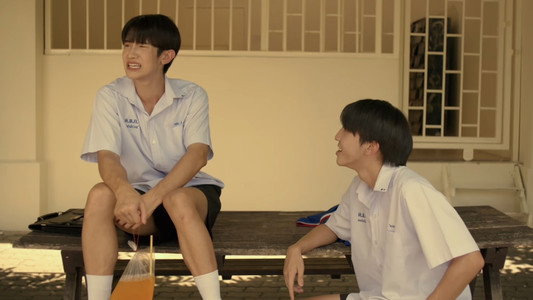 ต้นส้มอยู่บ้านเขา แต่ผลส้มหล่นมาบ้านเราตลอดเลย