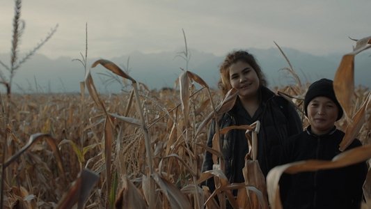 Қап-қара адам