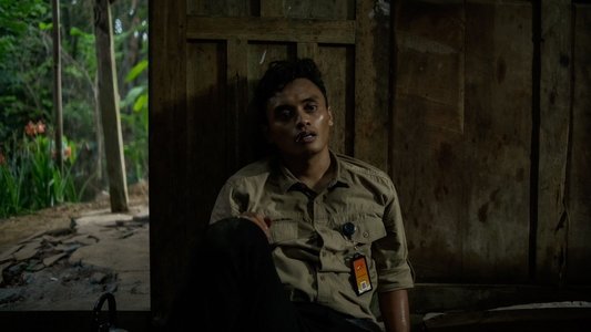 Perempuan Pembawa Sial