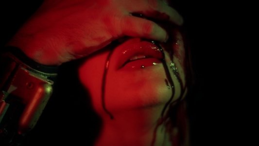 13 notes en rouge