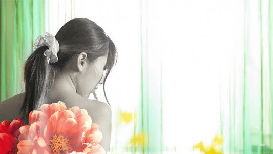 花咲く部屋、昼下がりの蕾