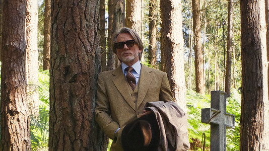 Wake Up Dead Man: A Knives Out Mystery