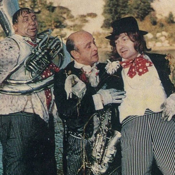 Car, Violin and Blot the Dog