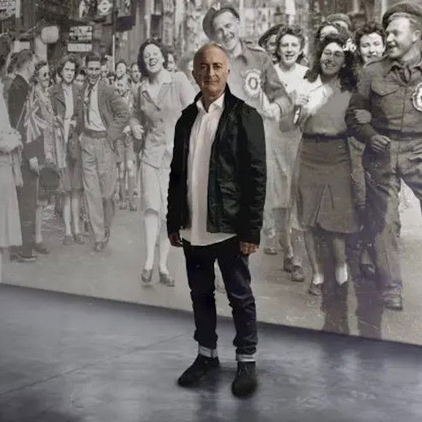 Tony Robinson's VE Day Minute by Minute