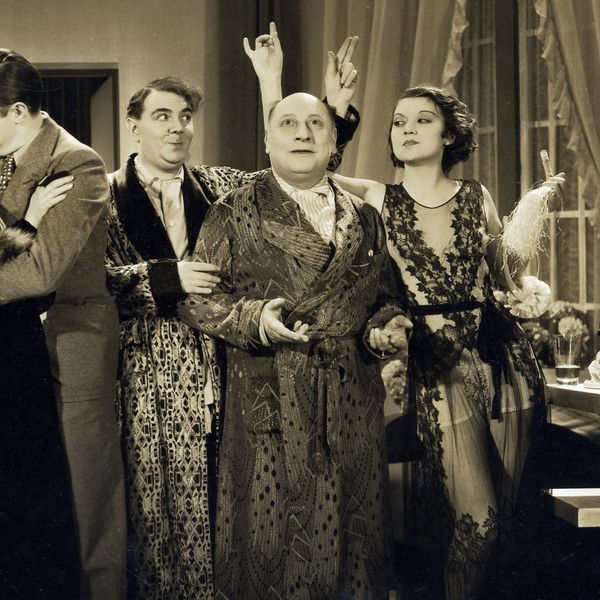 Une petite femme dans le train