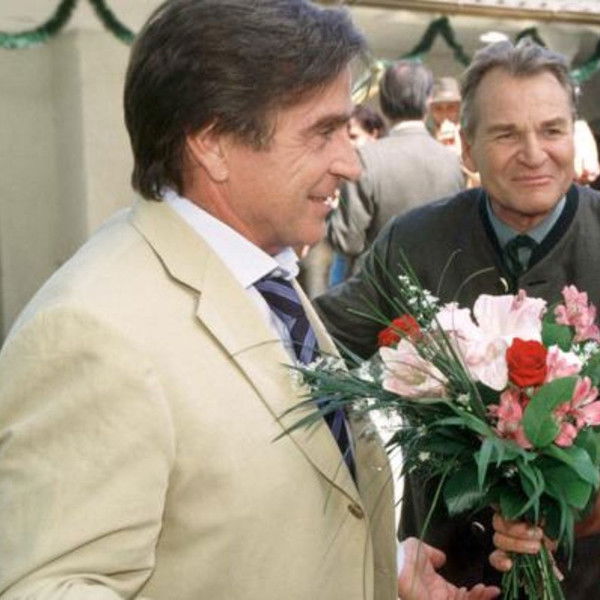 Drei unter einer Decke