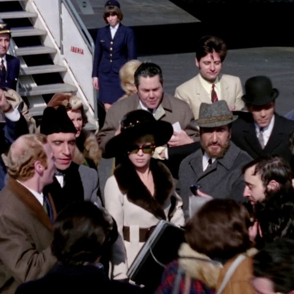 Carola de día, Carola de noche