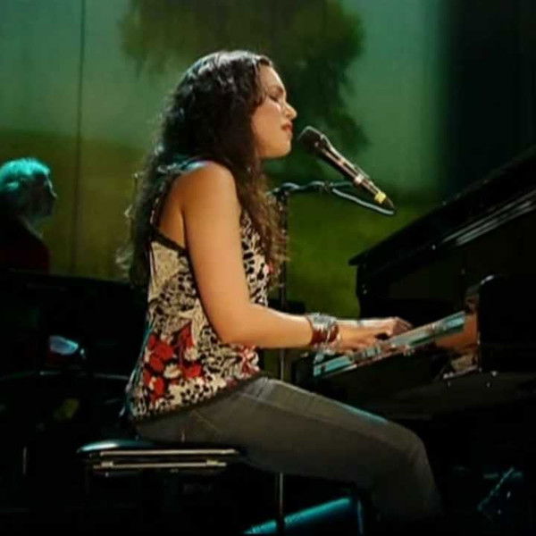 Norah Jones and The Handsome Band: Live in 2004