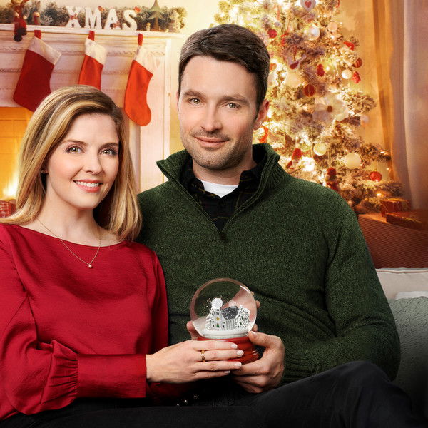 Angel Falls: A Novel Holiday