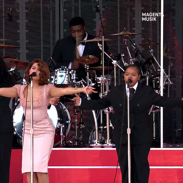 RAYE: Live at Lollapalooza Berlin