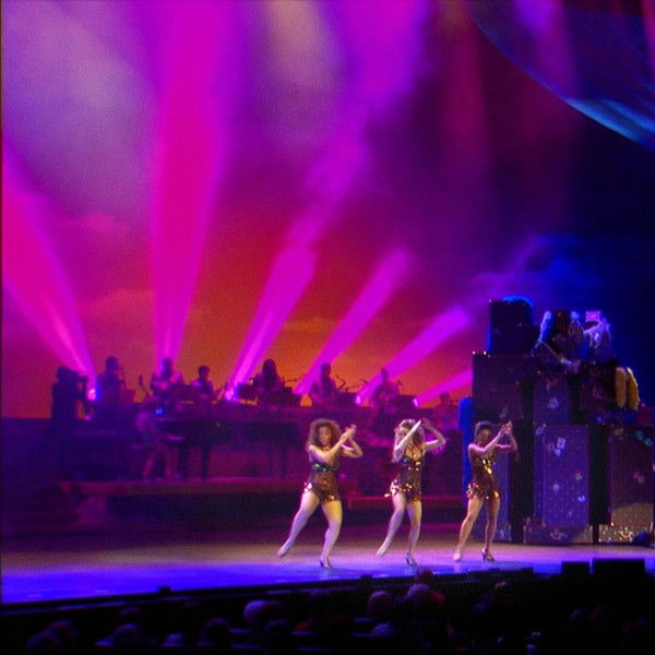 Bette Midler: The Showgirl Must Go On