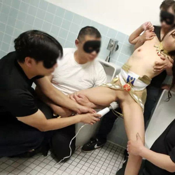 A Seriously Six-Way Large Orgies Fuck Fest That Will Awaken A Tsundere Princess’ True Maso Nature! We’re At A Selfie Session Gathering Featuring A 19-Year Old Beautiful Cosplayer Who Traverses The World Of Underground Idols