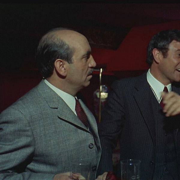 No desearás la mujer de tu prójimo