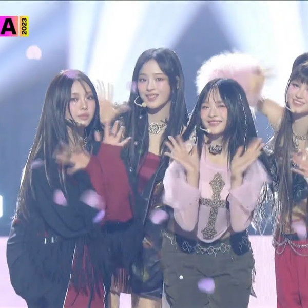NewJeans 2023 MMA Performance