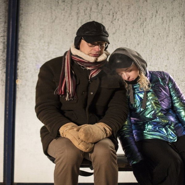 Women lie better. Robertelis