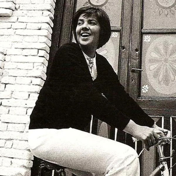 María Elena Walsh: Postal Detenida