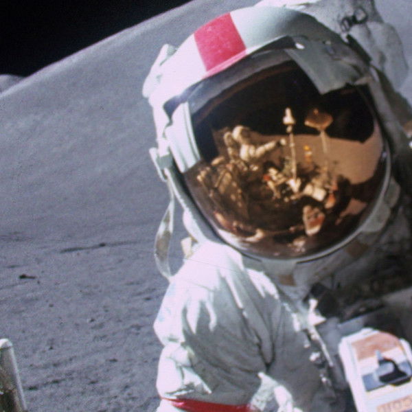 Apollo: Missions to the Moon